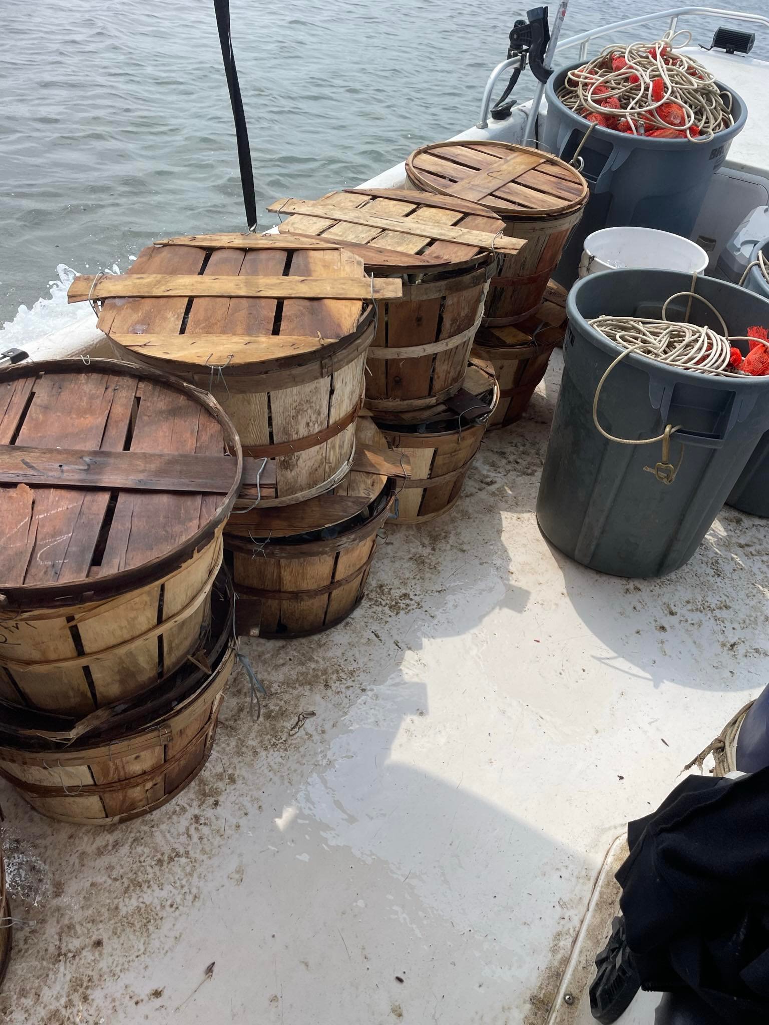 Chesapeake Bay crabbing near Glen Burnie MD
